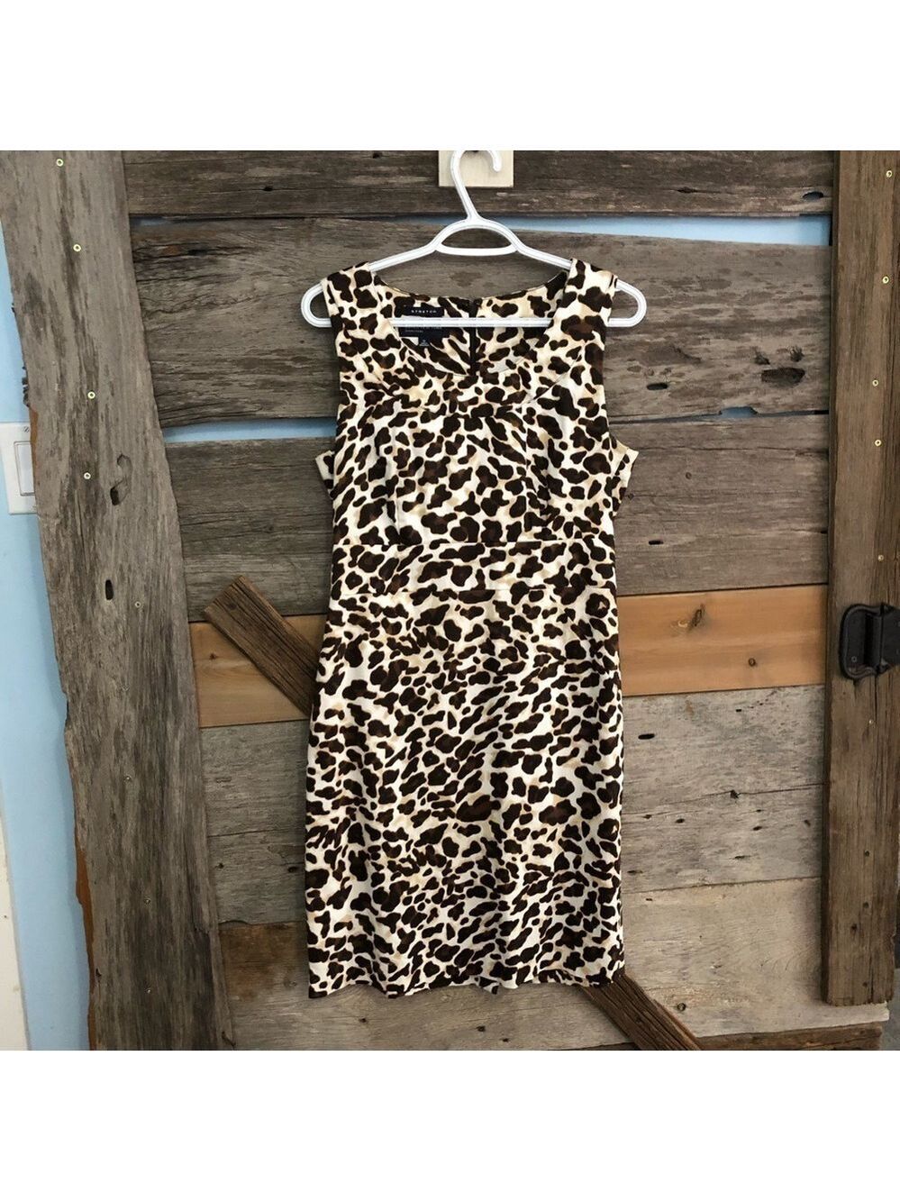 Jones New York Size 10 Cream Leopard Print Dress